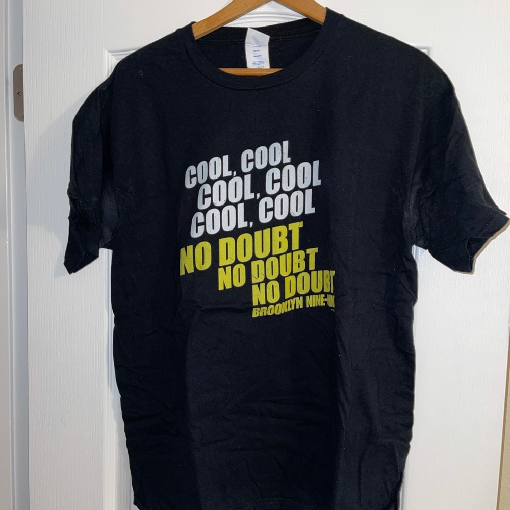 Men’s T-shirt.